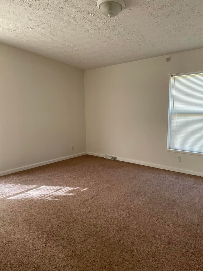 Master Bedroom - 1735 Mills Rd