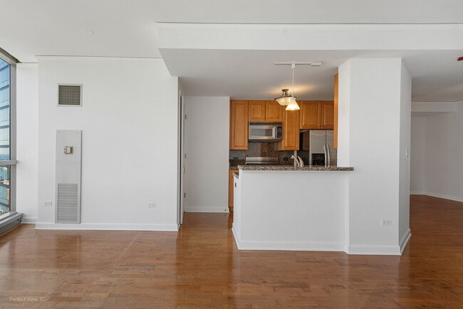 Building Photo - 420 E Waterside Dr