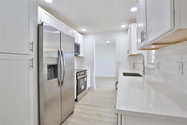 Foto del edificio - 2834 Hardee Dr