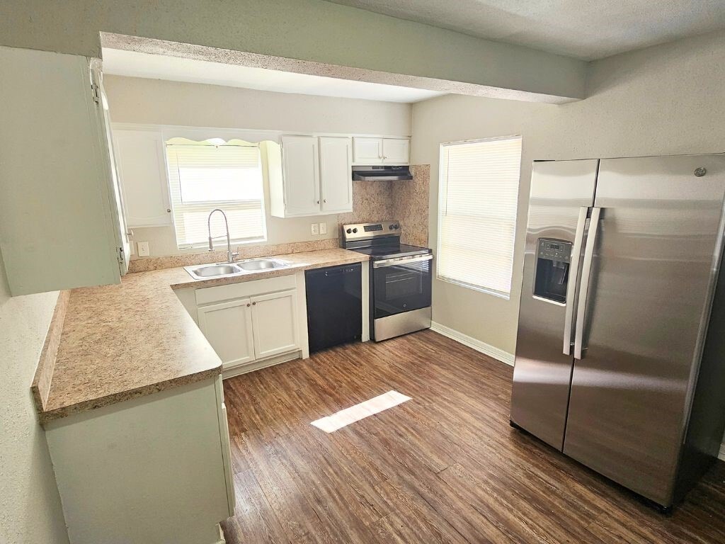 Building Photo - 8782 Flossie Mae St