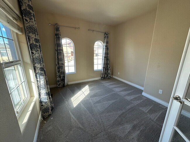 Building Photo - STUNNING 4 BEDROOM HOME IN BANNING LEWIS R...