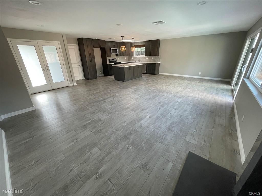 Primary Photo - 5 br, 2 bath House - 3050 Hayes Ave