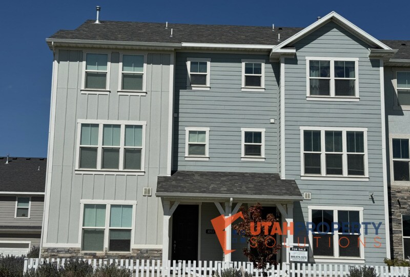 Building Photo - 1053 W Narrows Ln