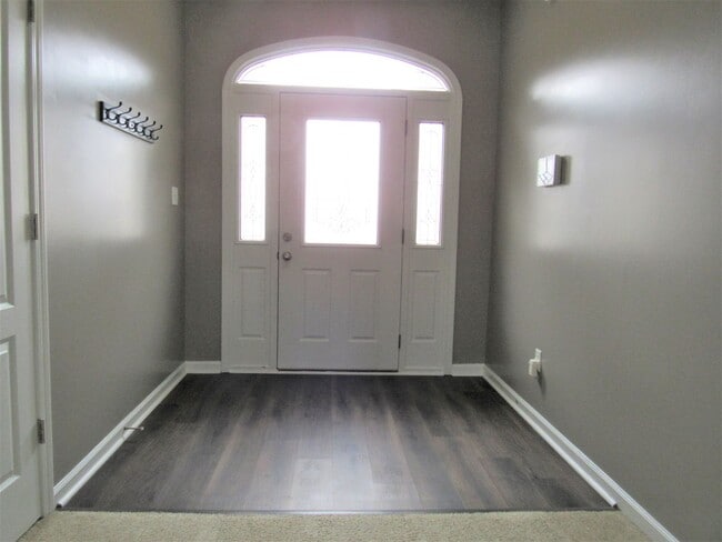 Building Photo - 4 BR 2 BA Carolina Plantations