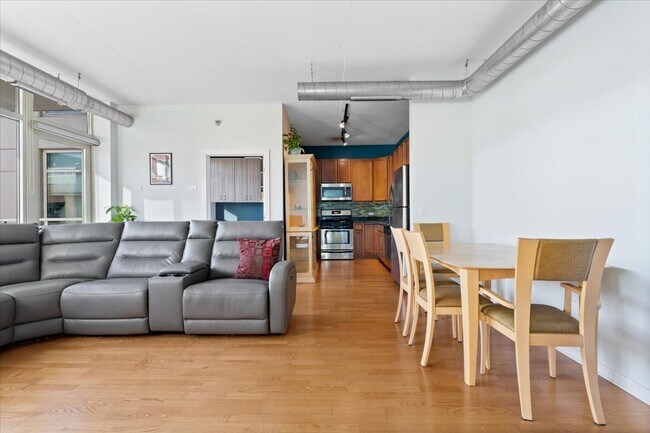 Foto del edificio - 909 W Washington Blvd