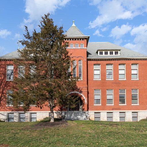 133 W Locust St, Mechanicsburg, PA 17055 Townhome Rentals in