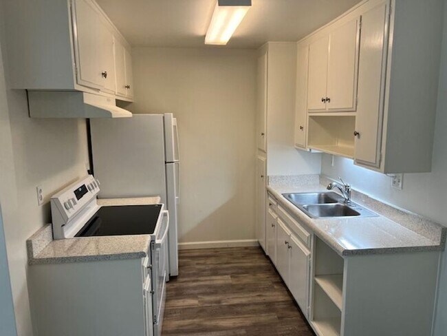 Foto del edificio - 1000 MacArthuur Blvd