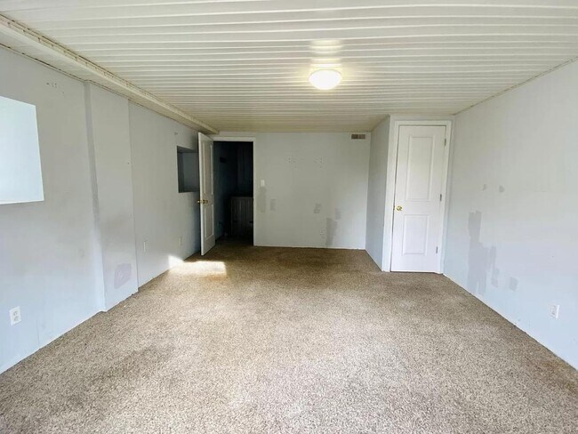 Building Photo - 4714 Oakmont St