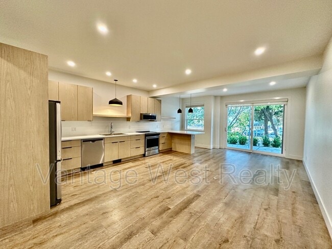 Building Photo - 2563 Hebert Rd