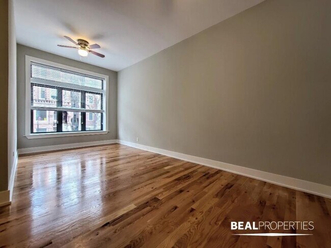 Building Photo - 3 bedroom in CHICAGO IL 60657