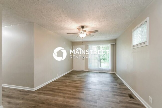 Foto del edificio - 3 Bedroom Pet-Friendly Home in INDIANAPOLIS, IN with Main Street Renewal