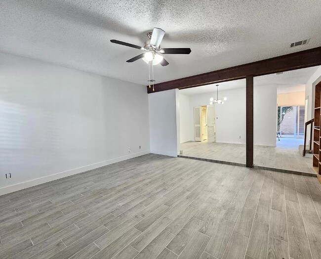 Foto del edificio - 1603 Saxony Ln