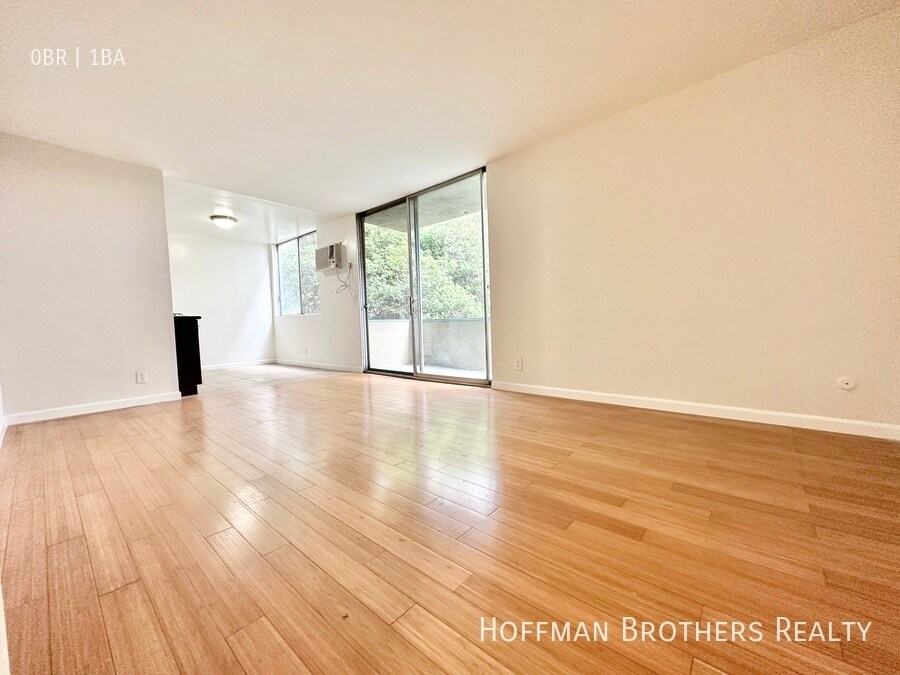 Foto principal - 448 S Alexandria Ave