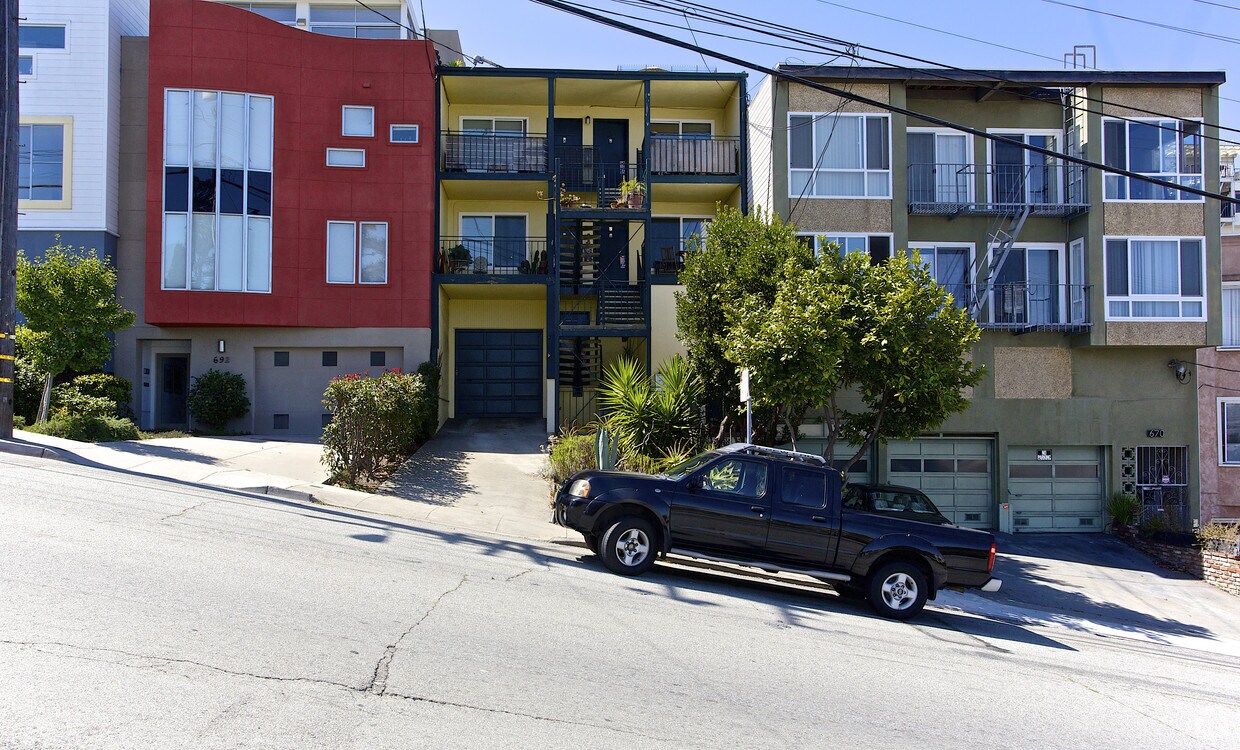 Building Photo - 680 De Haro St