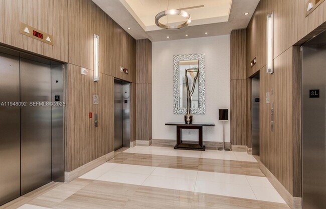 Foto del edificio - 999 SW 1st Ave