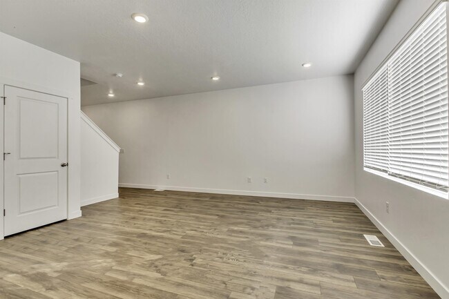 Foto del edificio - 869 S Brubaker Way