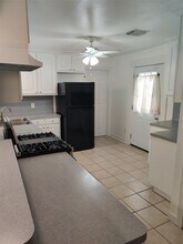 Building Photo - 919 Oak Meadows St