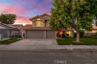 Building Photo - 4561 Grandview Dr