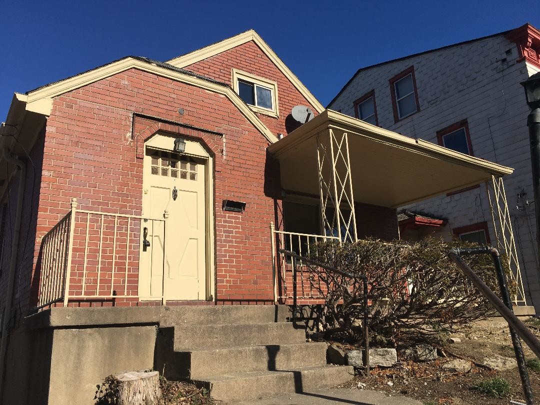 Primary Photo - 18 E Rochelle St