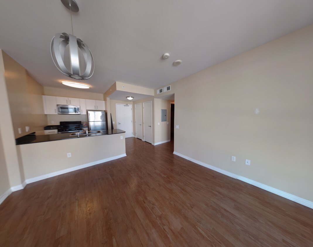 Foto principal - 3185 Wilshire Blvd