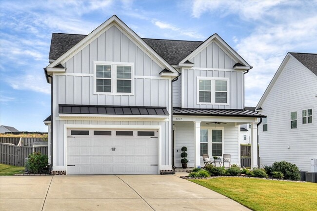 Building Photo - 3067 Rosewood Dr