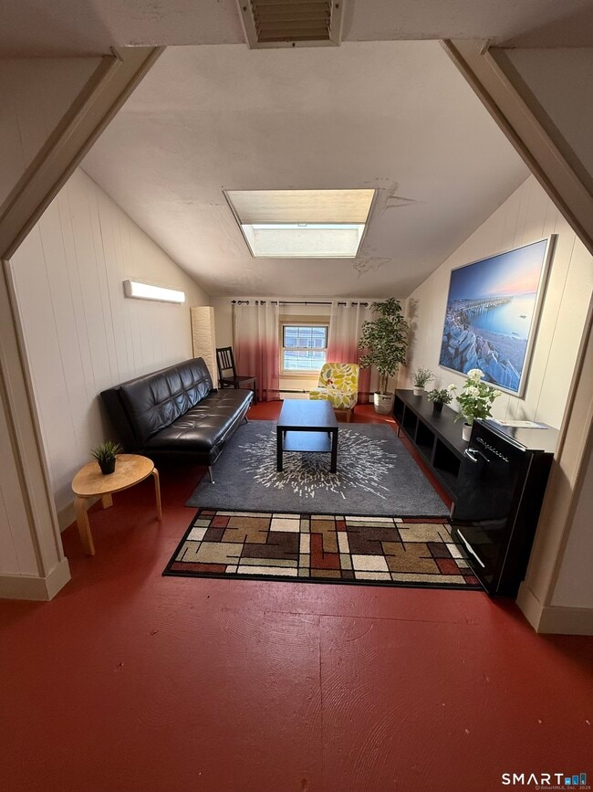 Building Photo - 389 Orange St