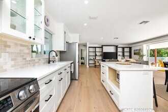 Building Photo - 461 Apollo Dr
