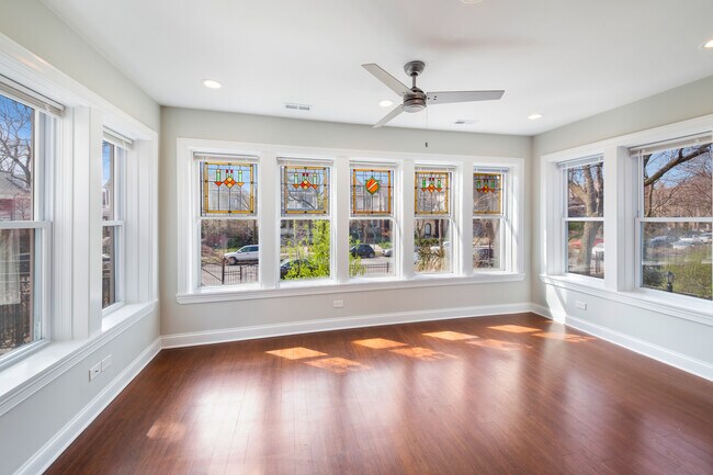 Foto del edificio - 4634 N Dover St