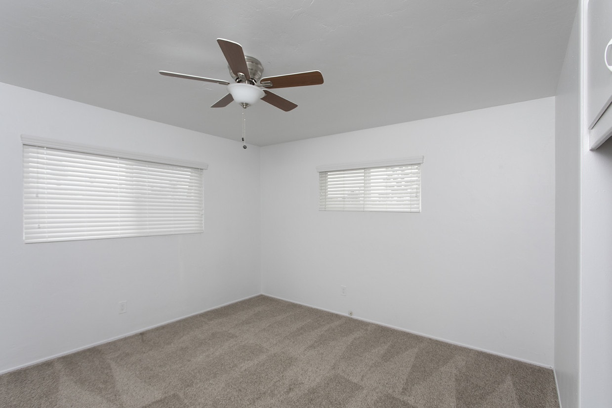 Foto del edificio - Bright 2 BR in Pacific Beach with 2 Parkin...