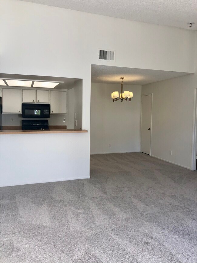 Kitchen, Dining room - 9380 Twin Trails Dr