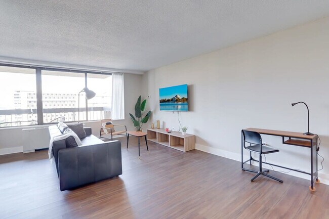 Building Photo - 1201 S Bell St