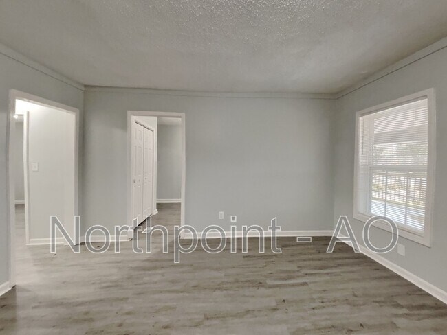 Foto del edificio - 1214 Bolton Rd NW