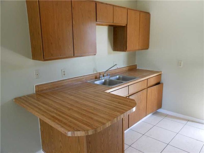 Foto del edificio - 585 13th Pl