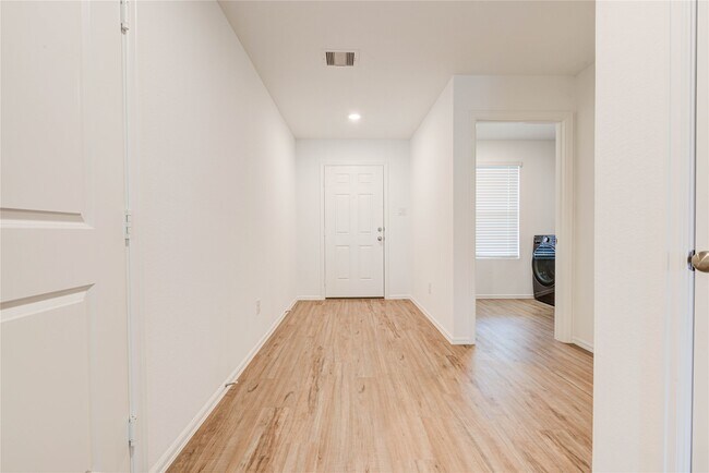 Foto del edificio - 1496 Twilight Grn Dr