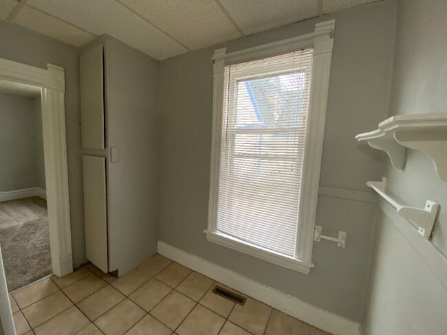 Foto del edificio - 608 Bates St SE