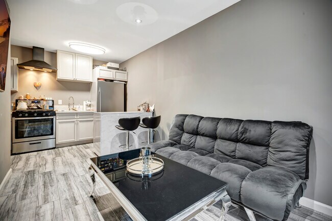 Foto del edificio - 6554 Greenbush Ave