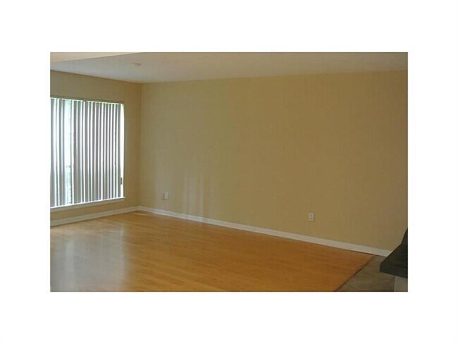 Building Photo - 2638 Briarwood Dr SE
