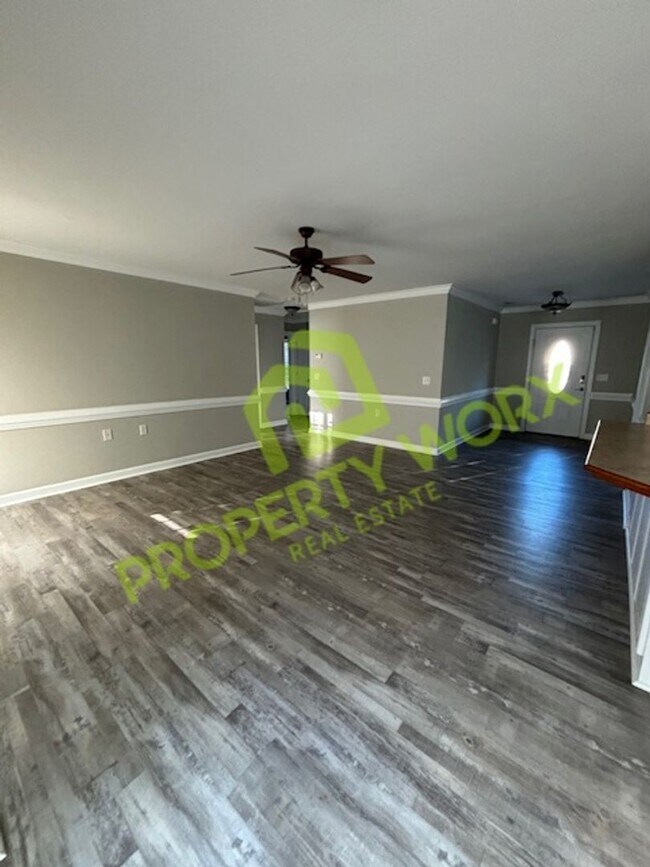 Foto del edificio - 214 Windy Oak Dr