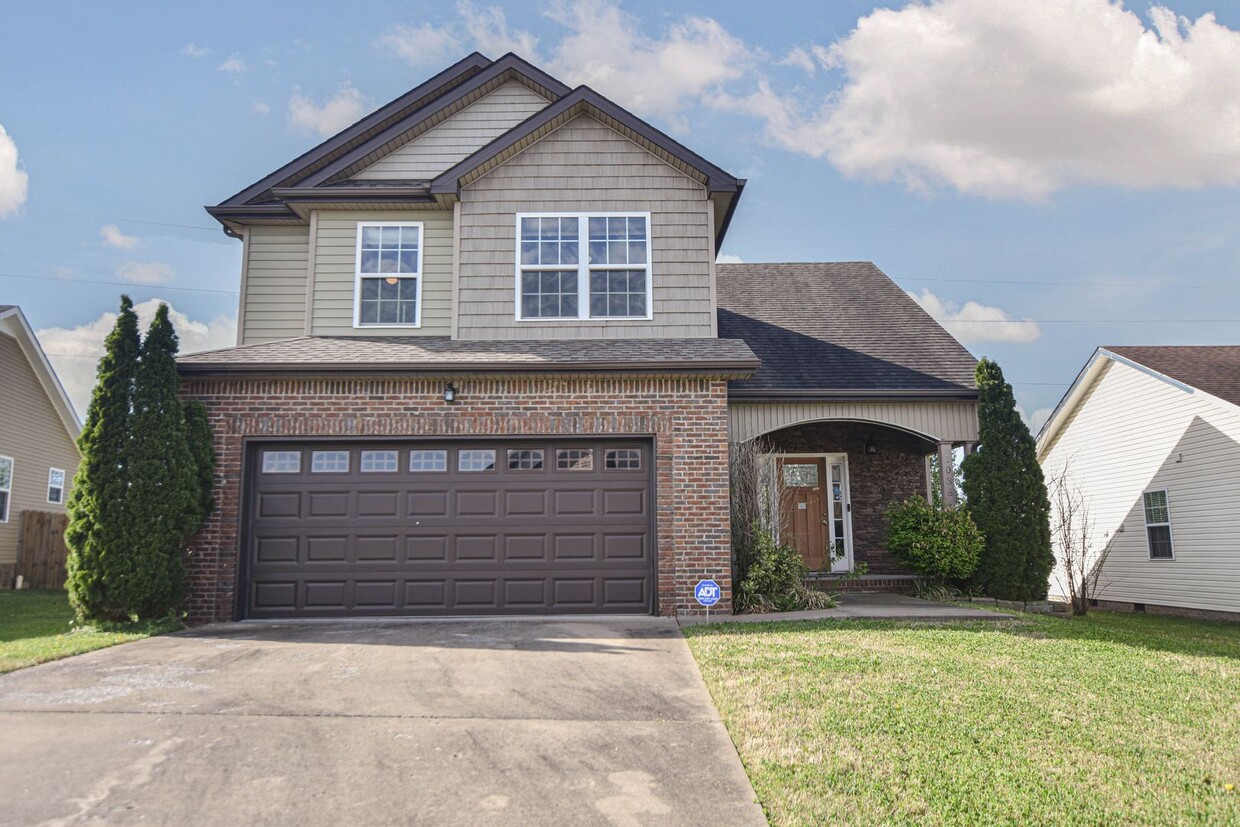 Primary Photo - Pet Friendly Three Bedroom!