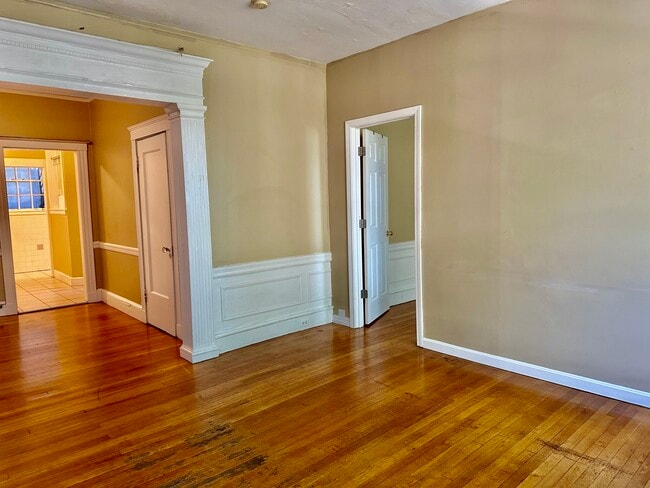 Building Photo - 330 St Paul St