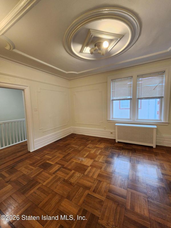 Foto del edificio - 164 Cromwell Ave