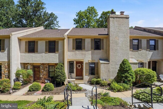Foto del edificio - 706 Andover Ct