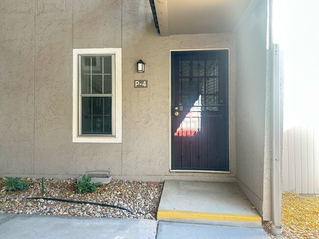 Foto del edificio - End-Unit Condo in Southglenn