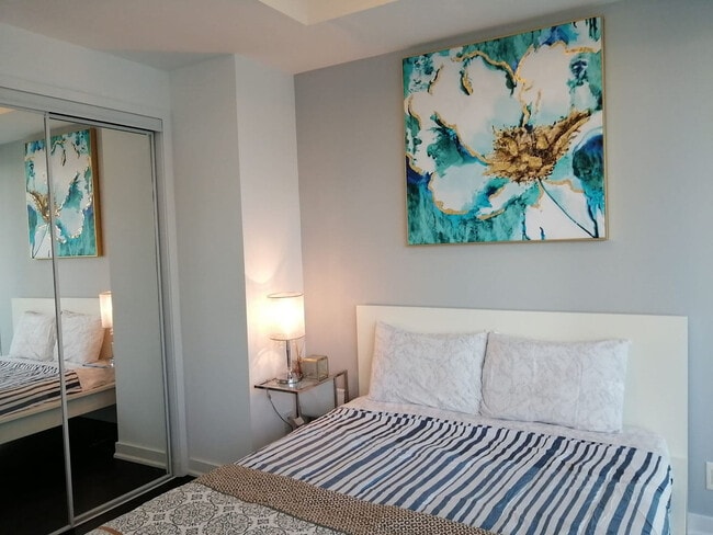 Building Photo - 14 York St