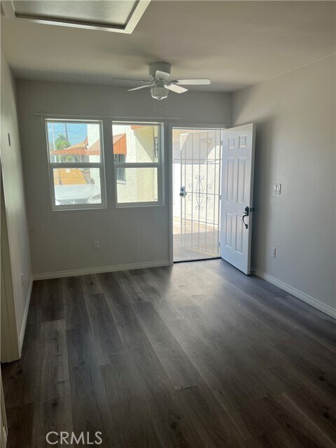 Building Photo - 3416 Kelburn Ave