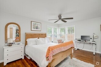 Building Photo - 5000 Lynndale Dr