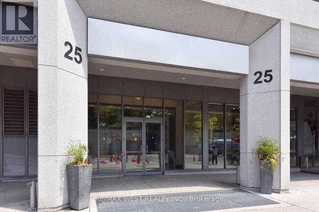 Building Photo - 25 Lower Simcoe St