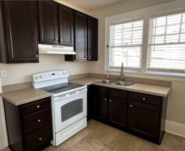 Foto del edificio - 1715 Mallory St