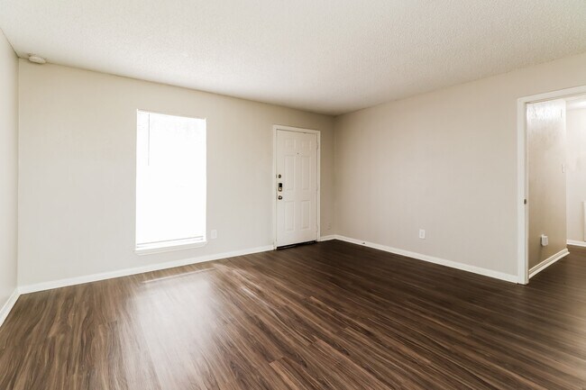 Foto del edificio - 7218 Wren Cir