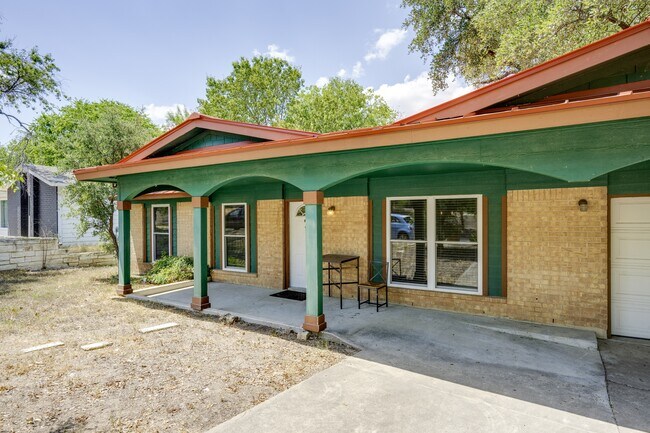 Building Photo - 8408 Romney Rd